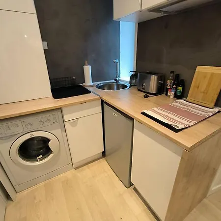 Apartment Studio Coeur De Ville-calme-bien Equipe- *